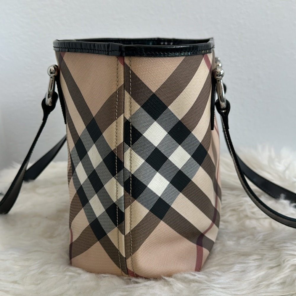 💯 Authentic Burberry Tote Bag🍀 - Picture 11 of 16
